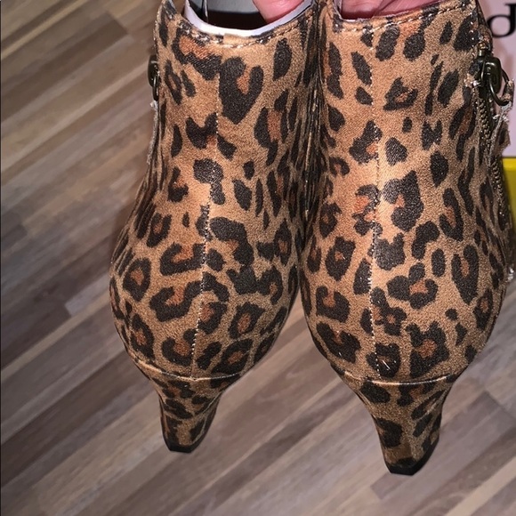 Seven dials leopard print ankle booties - Picture 4 of 6